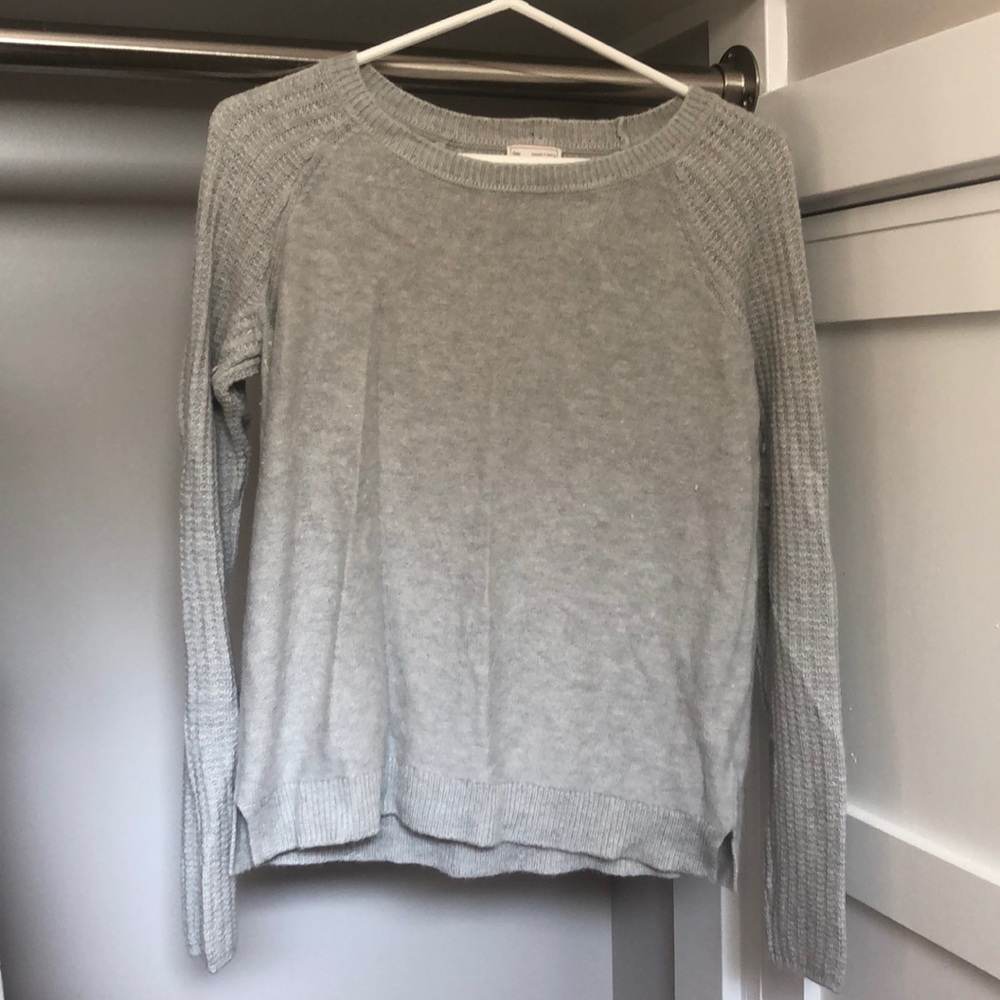 Gap sweater